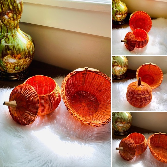 🦋2/$10 3/$15 4/$18 5/$20 Vintage Pumpkin Basket Set
